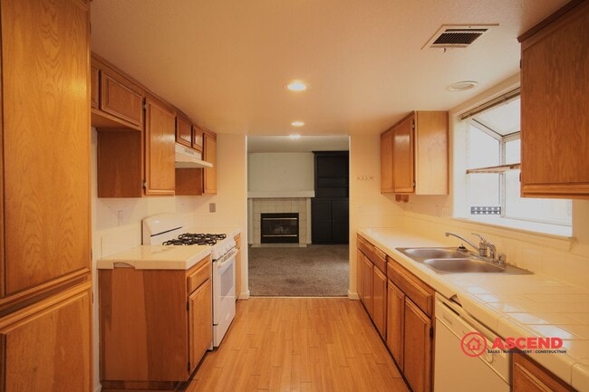 Building Photo - Beautiful 3 bedroom home in Northwest Bakersfield!!