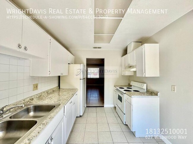 Building Photo - 627 Wildwood Way