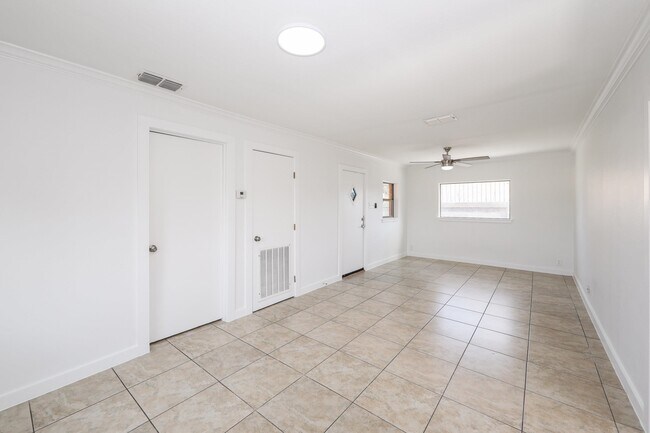 Building Photo - 2610 Springfield Ave