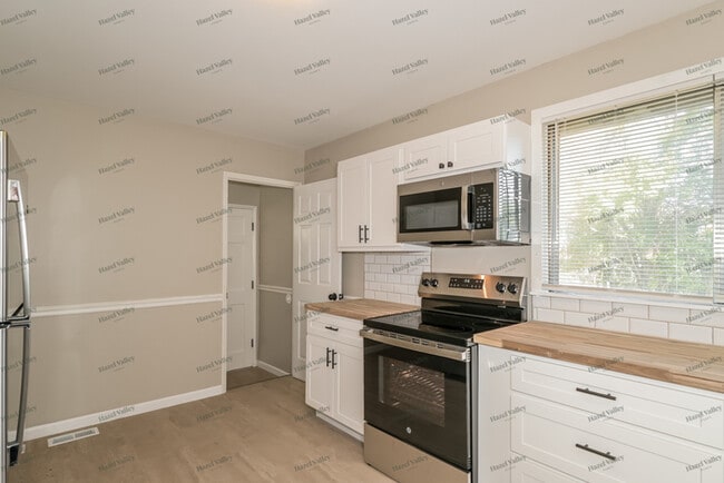 Building Photo - 3006 Chance Dr