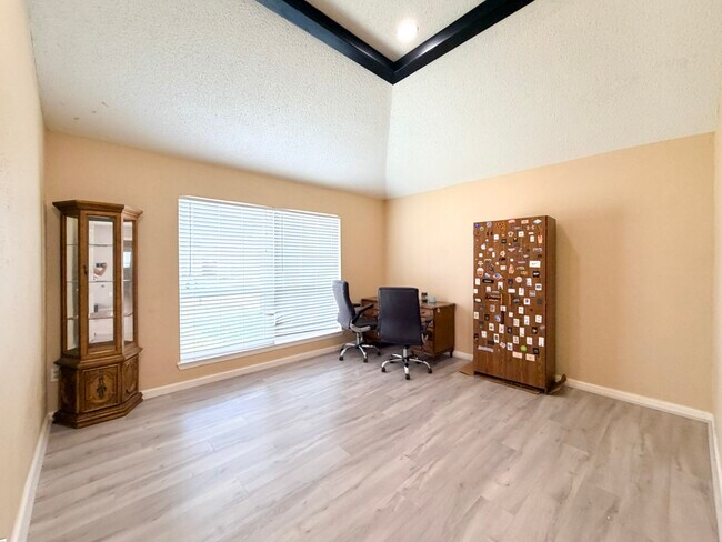 Building Photo - 6506 Briar Glade Dr