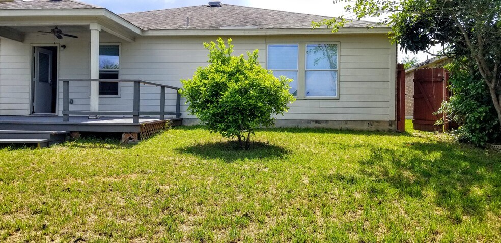 Building Photo - 25715 Gold Yarrow