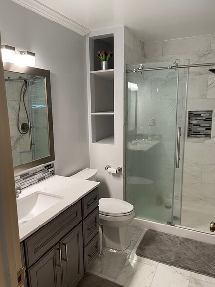 Bedroom #1 Bathroom - 6147 Seminary Ave