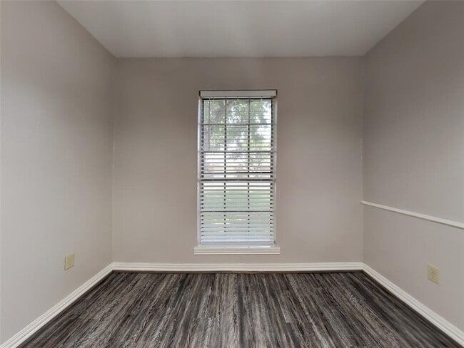 Building Photo - 6639 Maczali Dr
