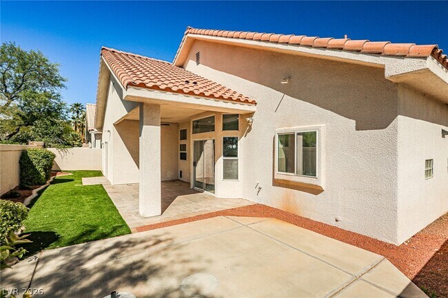 Building Photo - 8052 Marbella Cir