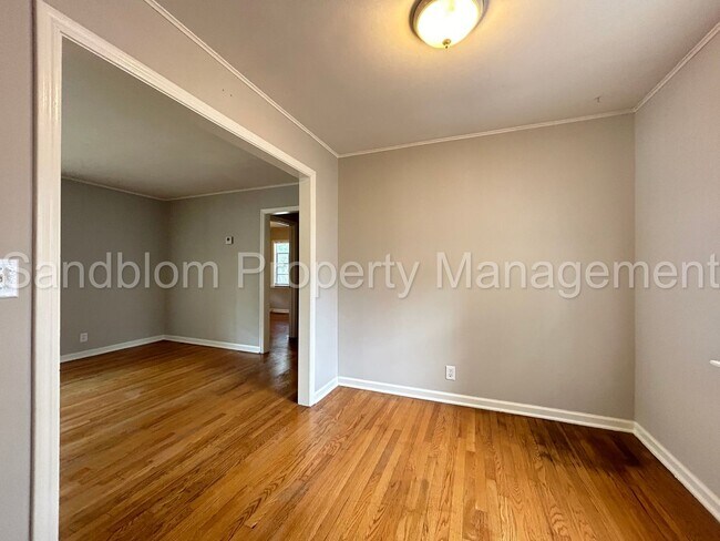 Building Photo - 1439 S Louisville Ave