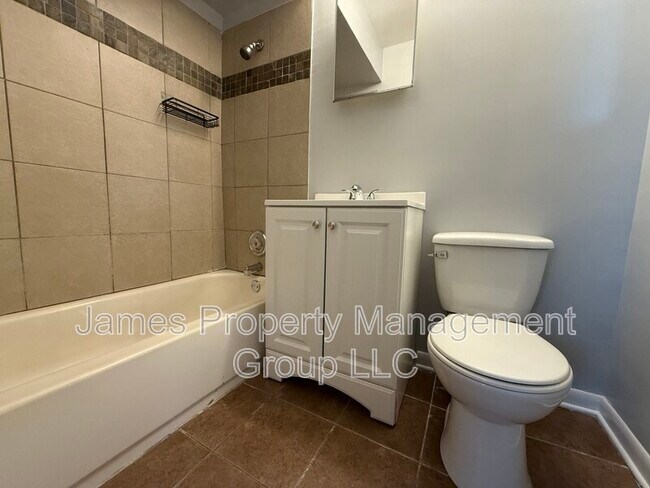 Building Photo - 39 King Arthur Ct