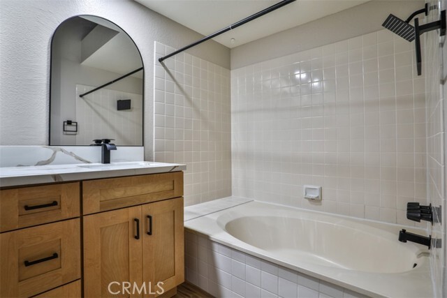 Building Photo - 176 Cll Renata