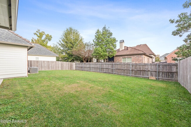 Building Photo - 311 Oats Dr