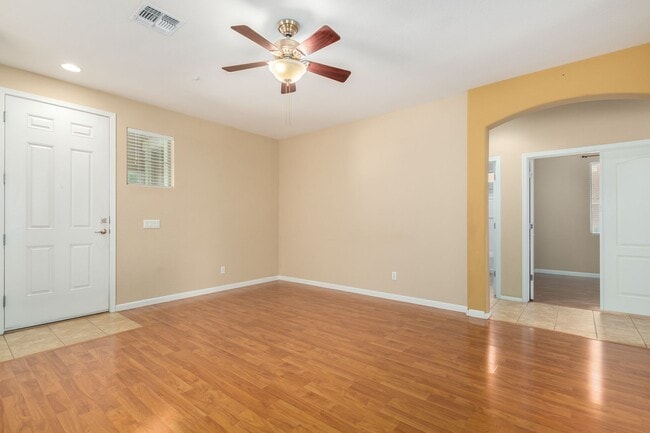 Building Photo - 3 Bedroom, 2 bath home in the heart of Gilbert!