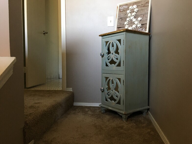 Building Photo - 108 Burwash Ave