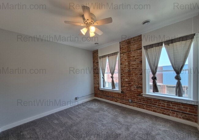 Building Photo - 16 S Frederick Ave