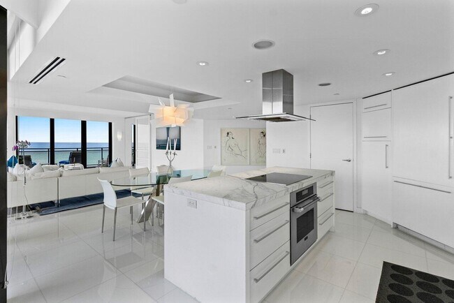 Building Photo - 3100 S Ocean Blvd