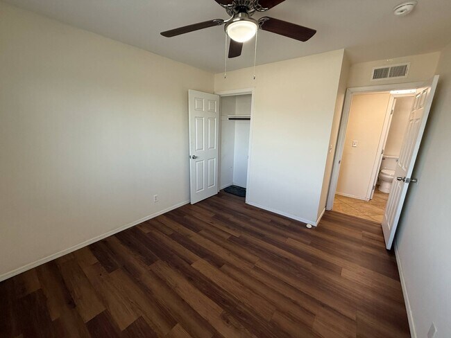 Building Photo - 6864 E Nelson Dr