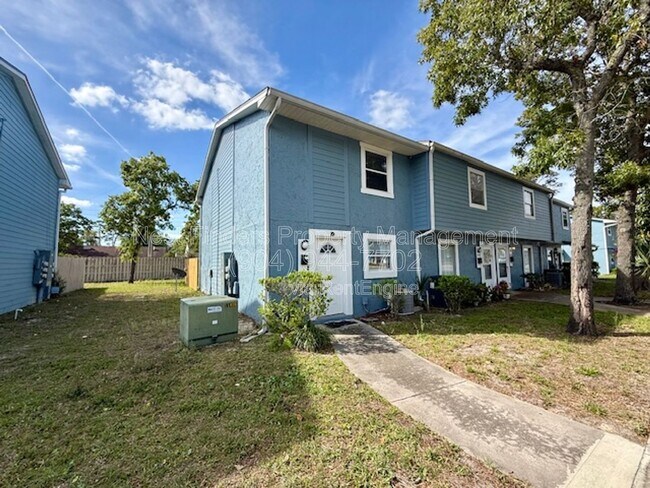 Building Photo - 11406 Bedford Oaks Dr