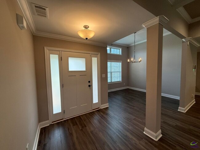 Building Photo - 313 Creek Ridge Dr