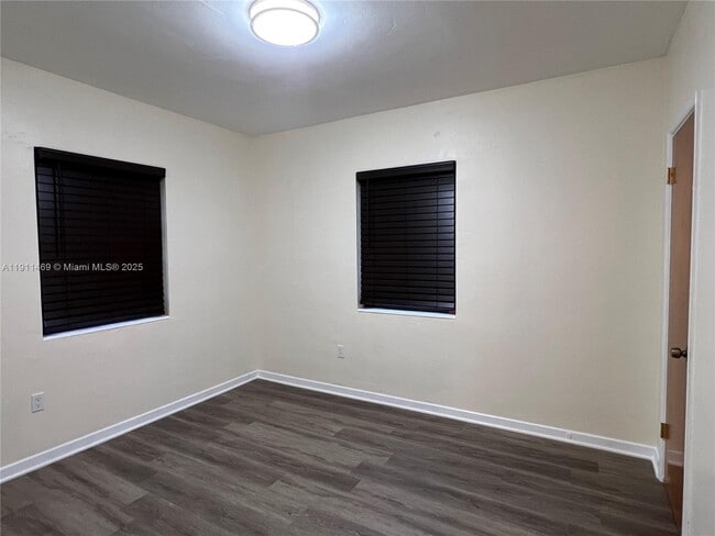 Building Photo - 189 Glendale Dr