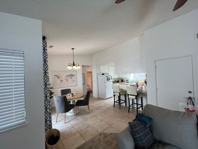 Building Photo - Two bedroom patio home located in NW Modesto!