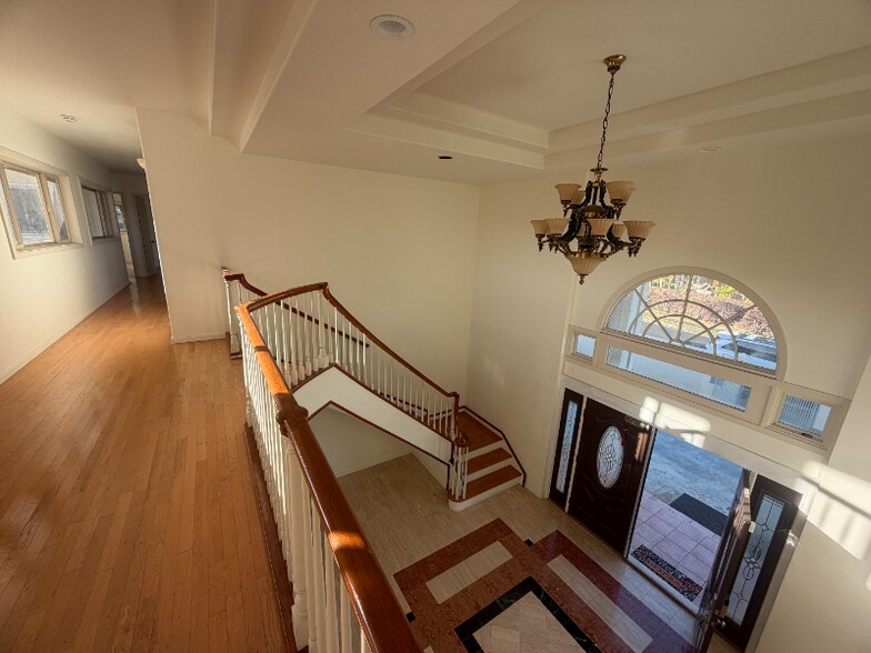 Building Photo - 736 Ulili St