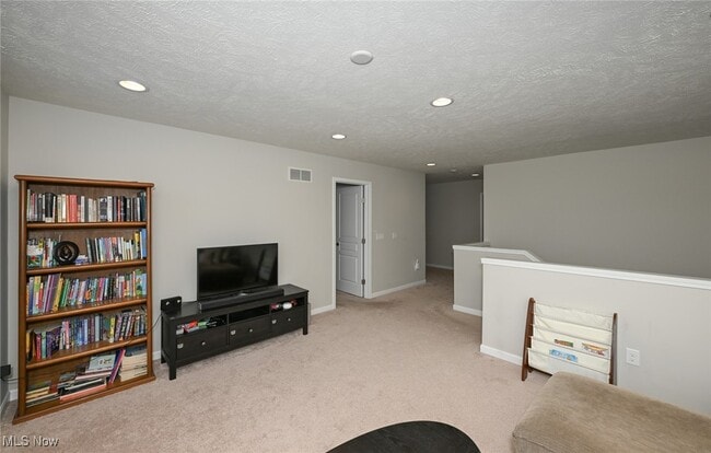 Building Photo - 81 Garnett Cir