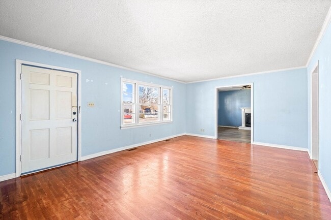 Building Photo - 2741 Clinton Cir