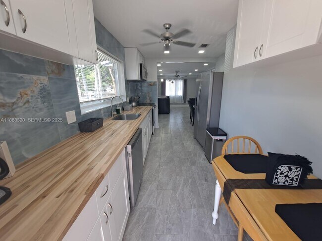 Building Photo - 2242 Polk St