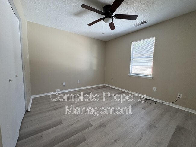 Building Photo - 1920 15th Way SW