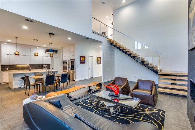 Building Photo - 9774 Sunset Dr