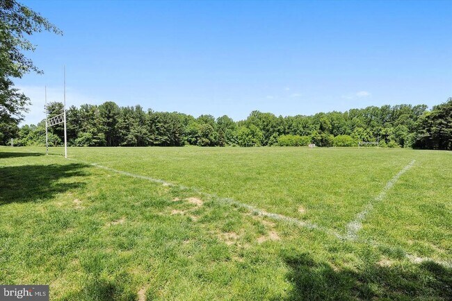 Building Photo - 15603 Dorset Rd