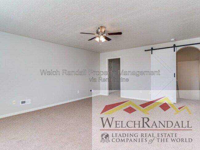 Building Photo - 897 Oxford Dr