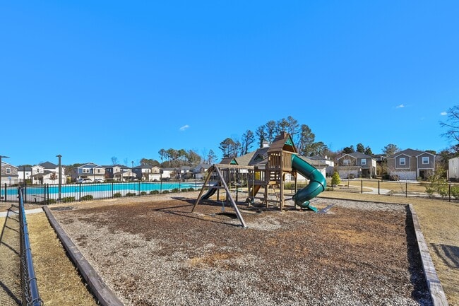 Building Photo - 2327 Whitworth St