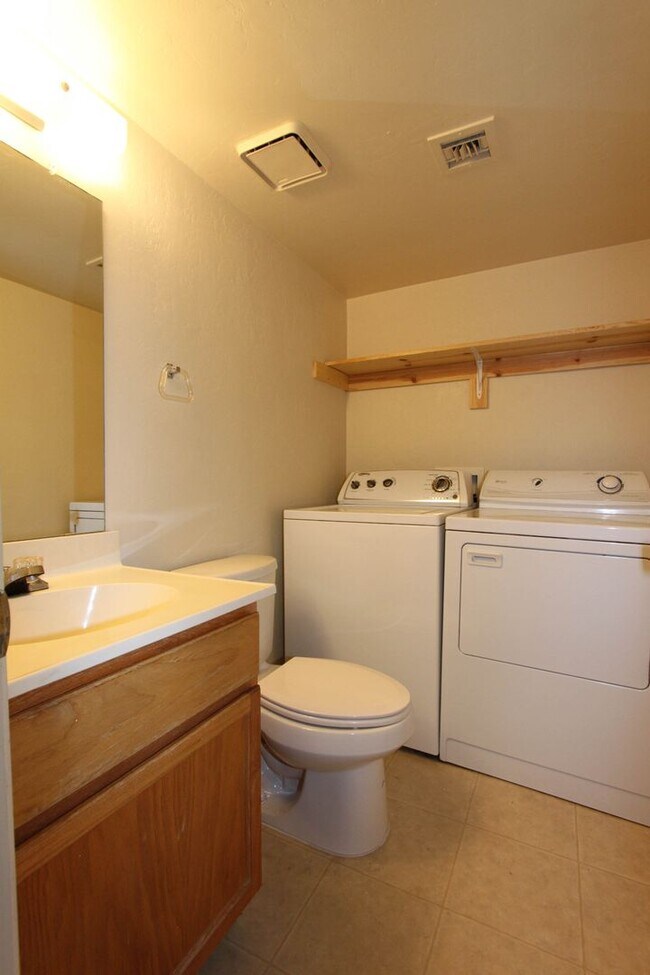 Building Photo - 3 Bedroom Unit at Villas at the Ridge in Prescott