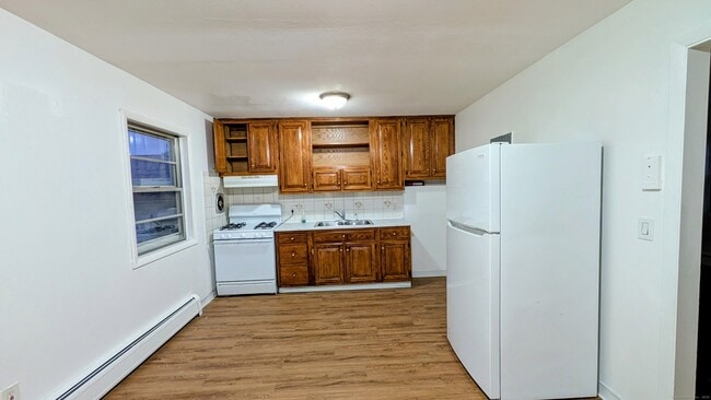Building Photo - 14 Fairview Dr