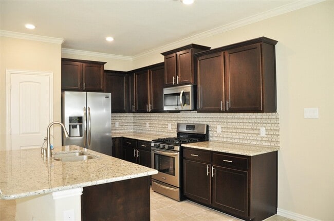 Building Photo - 18111 Tall Chestnut St