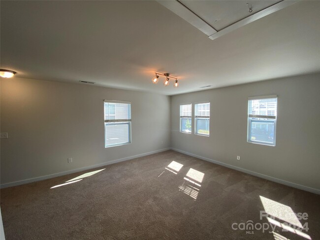 Building Photo - 4511 Carnation Ct