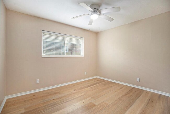 Building Photo - 5927 Maco St