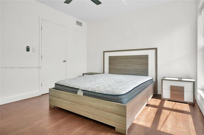 Building Photo - 4721 W Park Rd