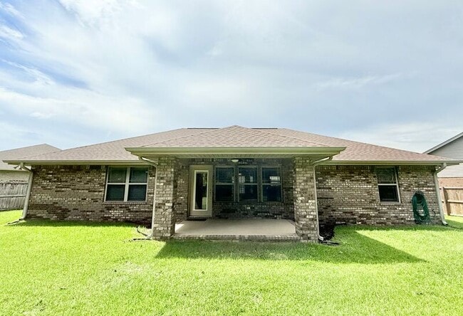 Building Photo - 5227 English Oak Dr