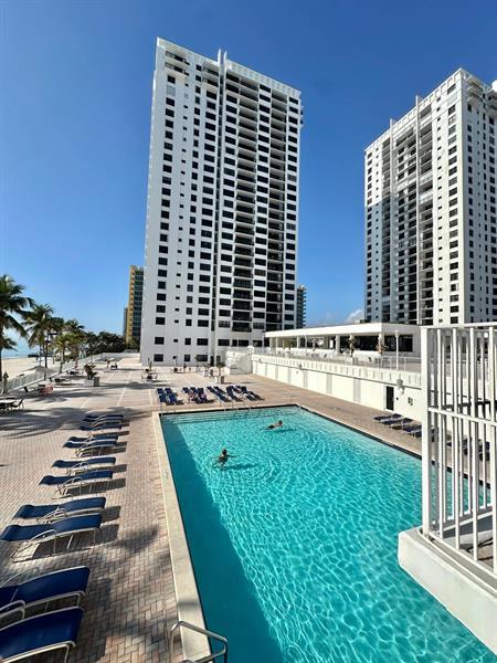 Building Photo - 2401 S Ocean Dr