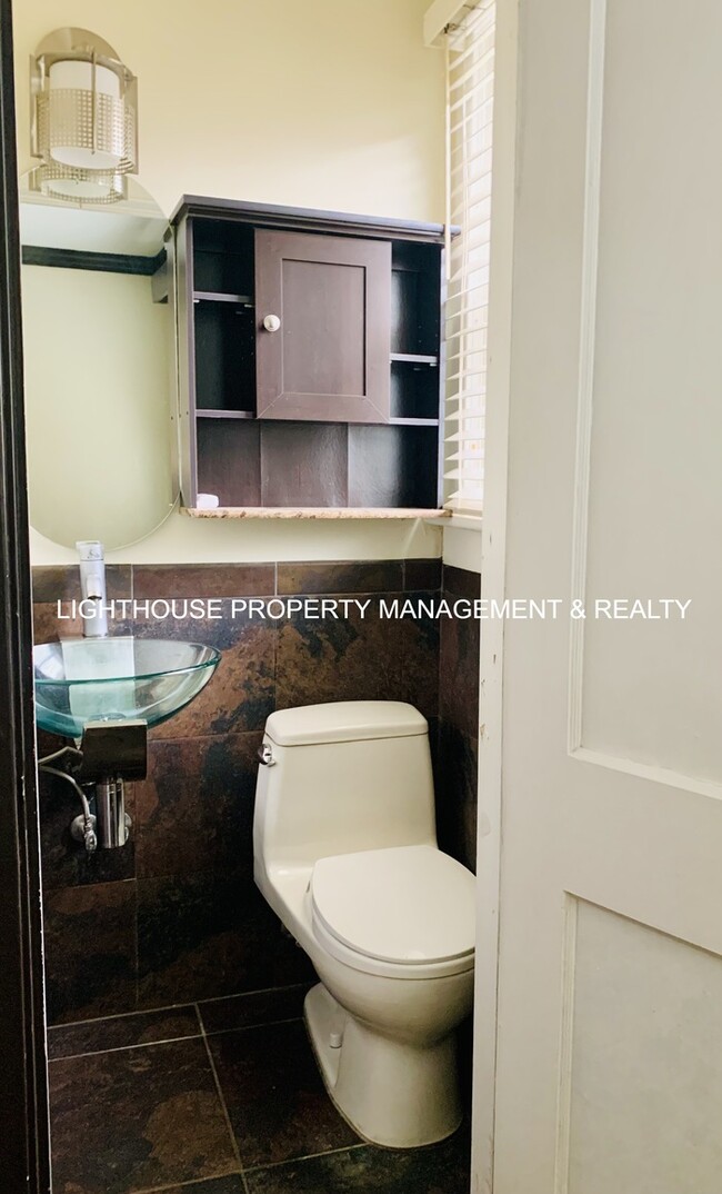 Building Photo - Coming Soon! Charming 2 Bedroom Home in Historic San Marco!