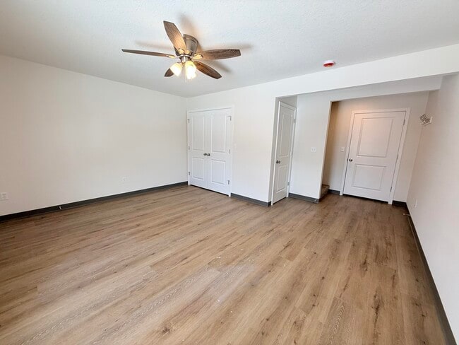 Building Photo - 8125 N Brown Station Rd