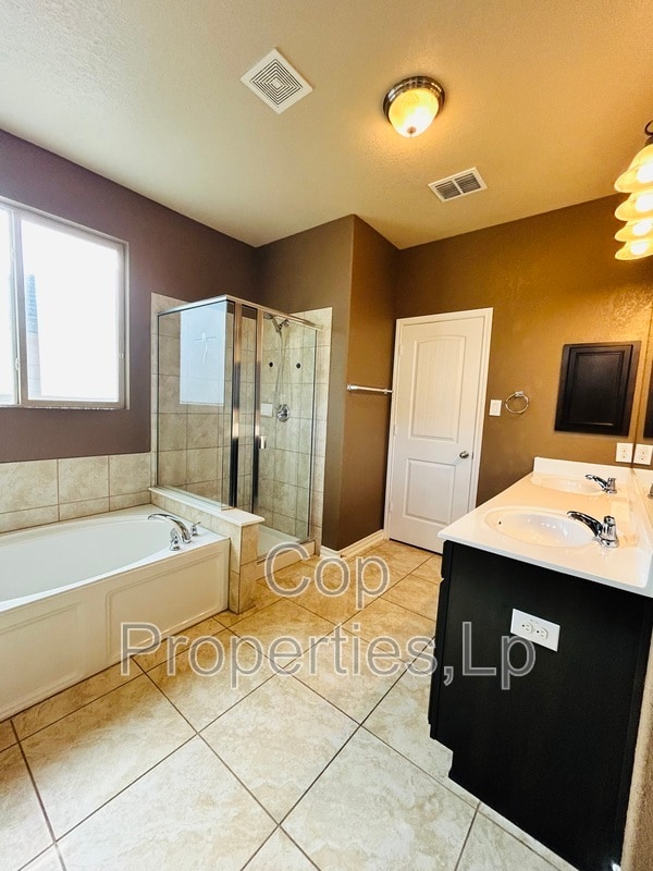 Building Photo - 1331 Tweed Willow