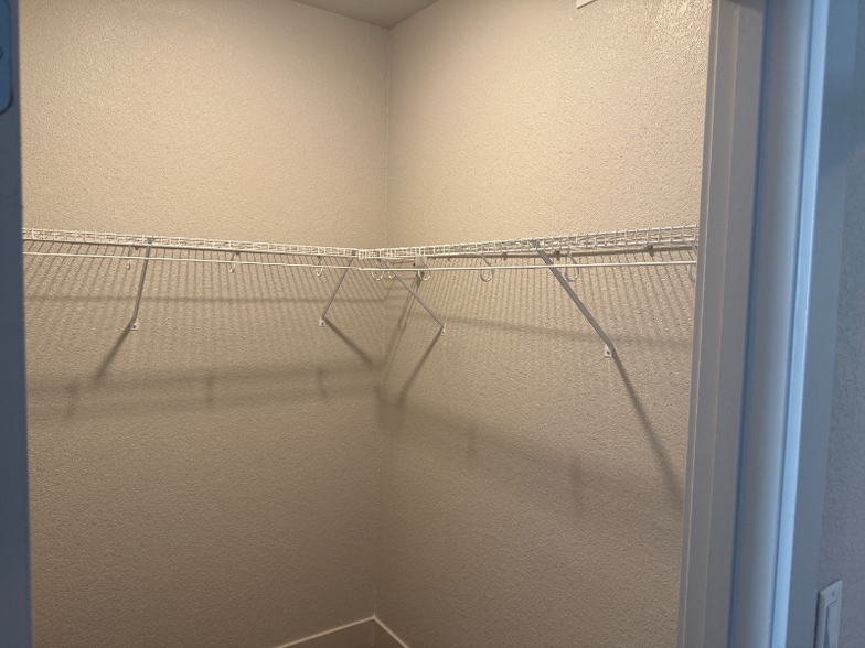 Building Photo - 4400 S Syracuse St