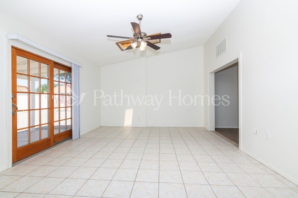 Building Photo - 6914 W Cherry Hills Dr