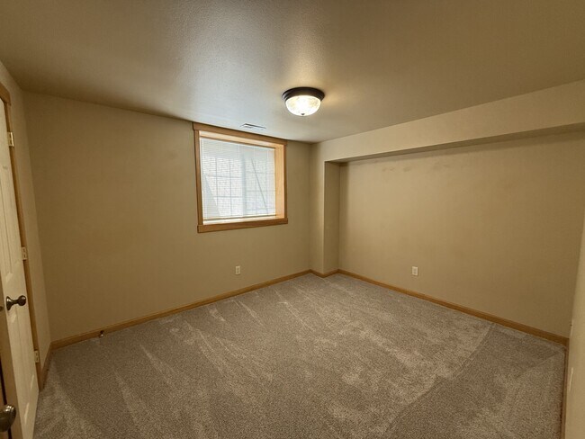 Building Photo - 827 Avenue E