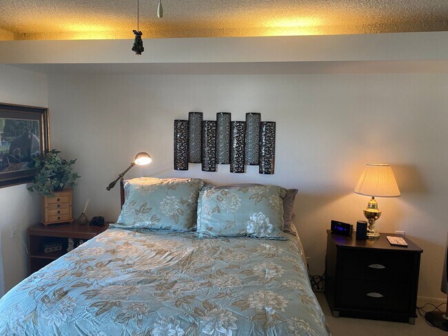 Building Photo - Lovely home with all the comforts of home.  All in Leisure World, a 45+ Active Adult Resort Commu...