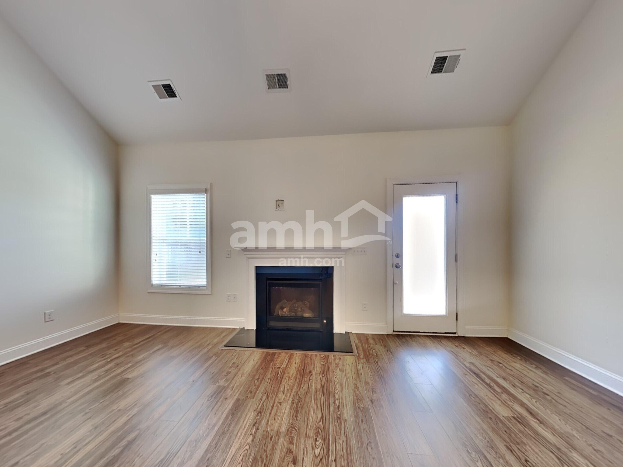 Building Photo - 110 Doral Blue Dr