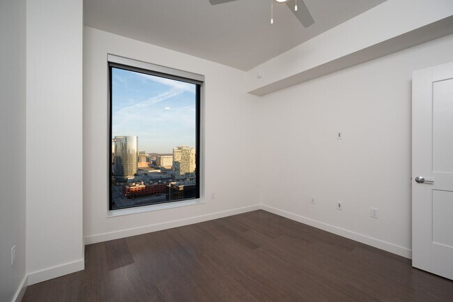 Building Photo - 1212 Demonbreun St