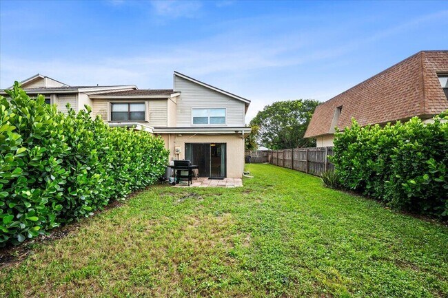 Building Photo - 1602 Montauk Dr