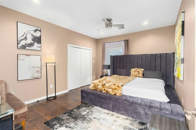 Building Photo - 5324 Avenue R